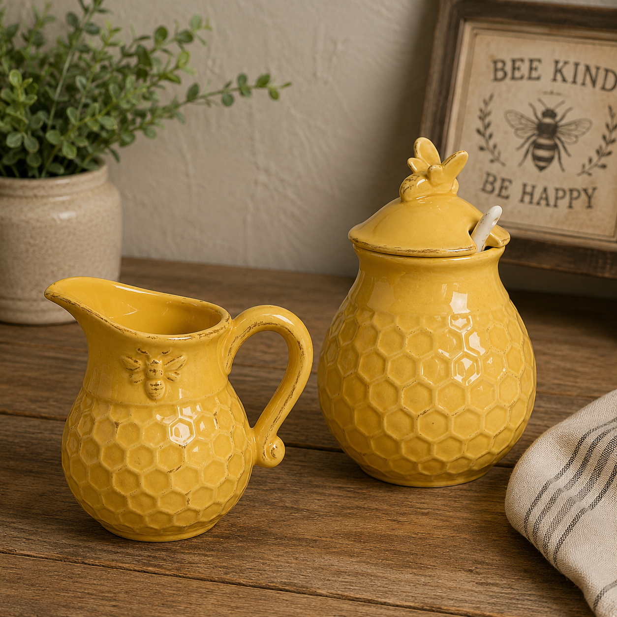 Bee Creamer and Sugar