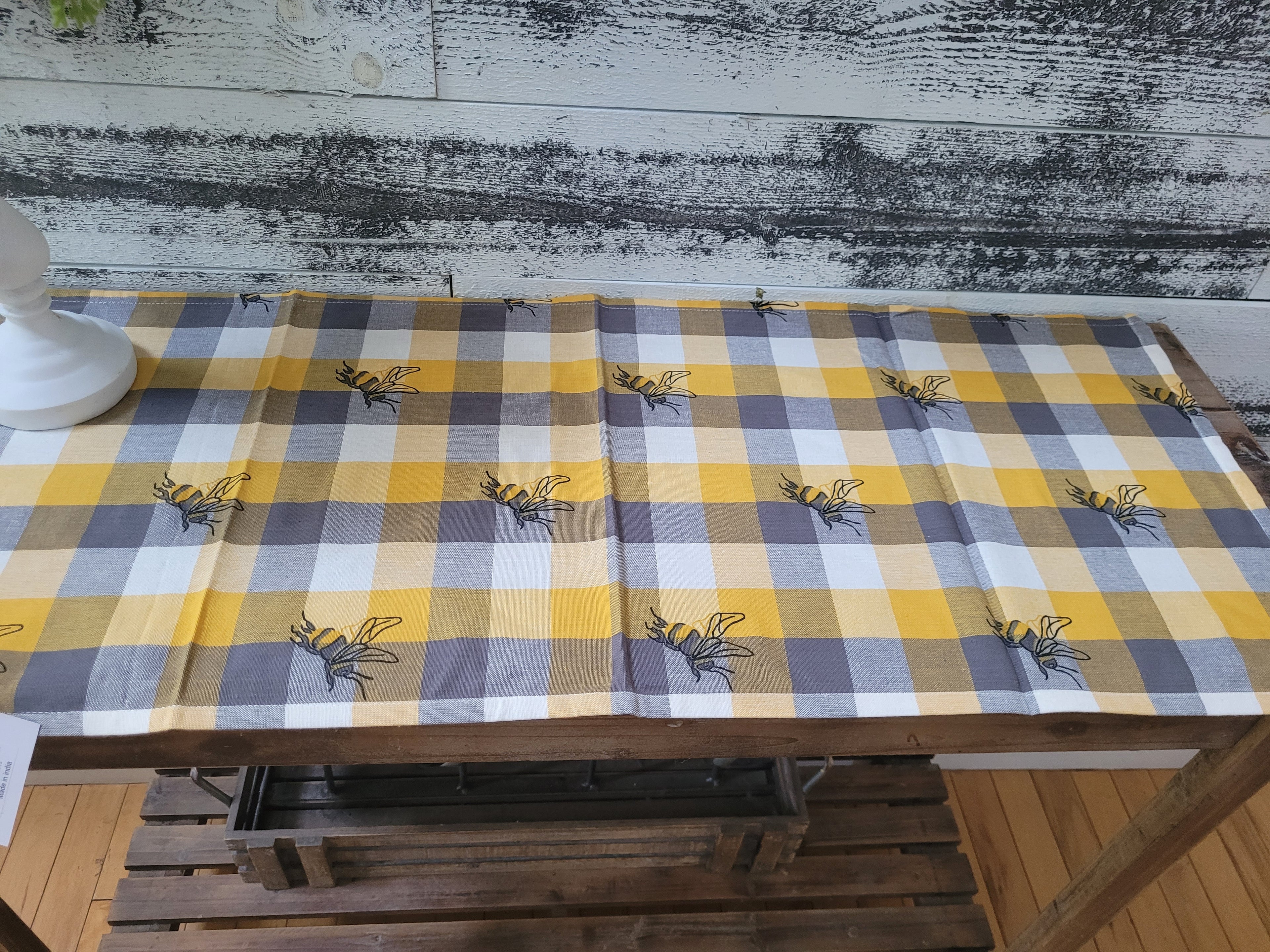 Bee Table Runner